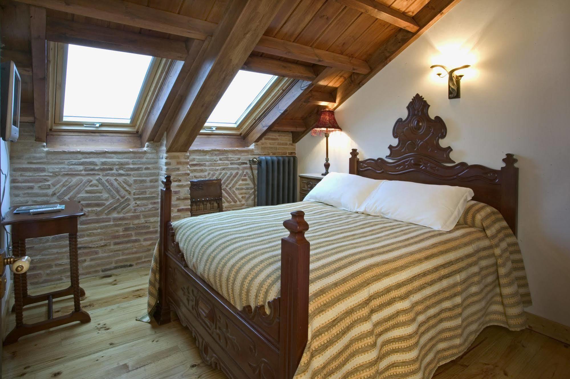 Hosteria Camino Luyego de Somoza ภายนอก รูปภาพ